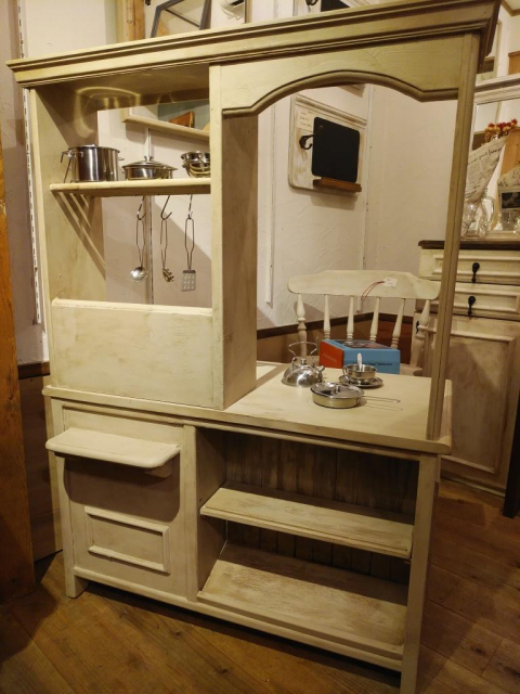 【沼垂テラス商店街×雑貨&カフェ】家具と愛犬グッズと カレー&スイーツを「TANKON」