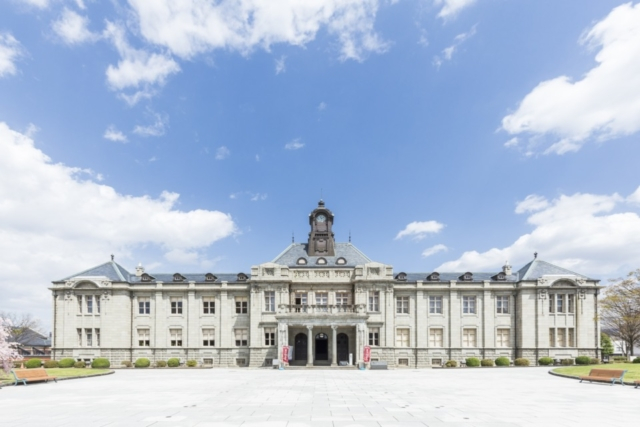 大正ロマンあふれるクラシカルな洋風建築「山形県郷土館 「文翔館」」
