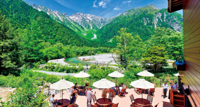 辛さを感じさせない欧風カレーの王道「ラ・ベルフォーレ テラス」