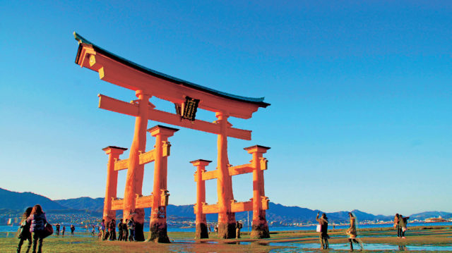 干潮時は、歩いて大鳥居に接近!