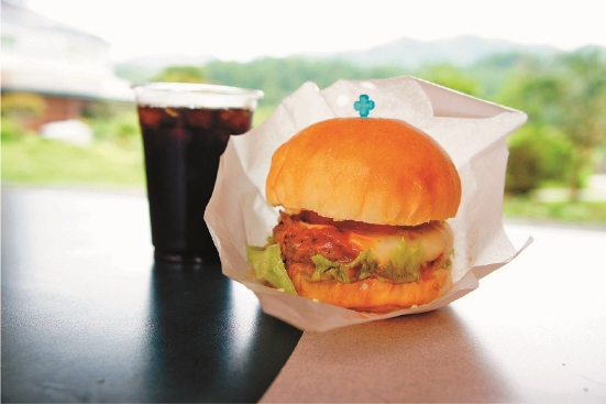 【新潟の道の駅おすすめグルメ】阿賀バーガー