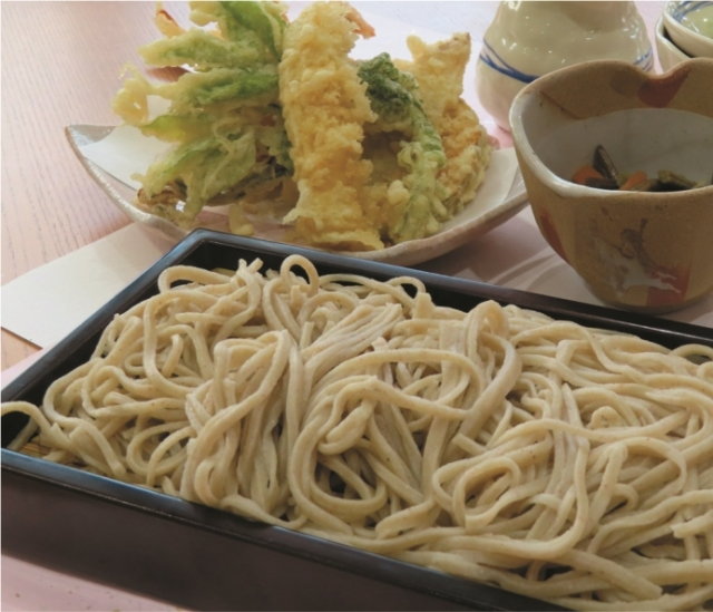 【新潟の道の駅おすすめグルメ】海老と野菜の天ぷら 手打ち蕎麦