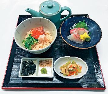 【新潟・柏崎×鯛茶漬け】潮汁をかけて味わう上品なお茶漬け「海鮮自慢の店 福浦」