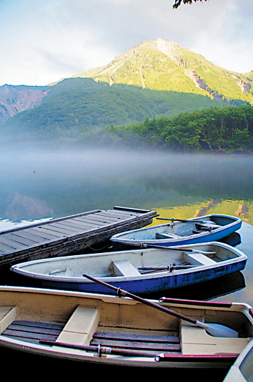 【上高地×大正池〜河童橋コース】①大噴火で姿を現した幻想的な池「大正池」