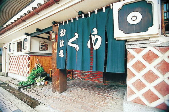 【福島・喜多方×カフェ】なまこ壁の蔵で香り高いコーヒーを「喫茶くら」