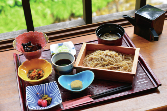 香り高い打ちたてそばを堪「そば処 滝見館 」