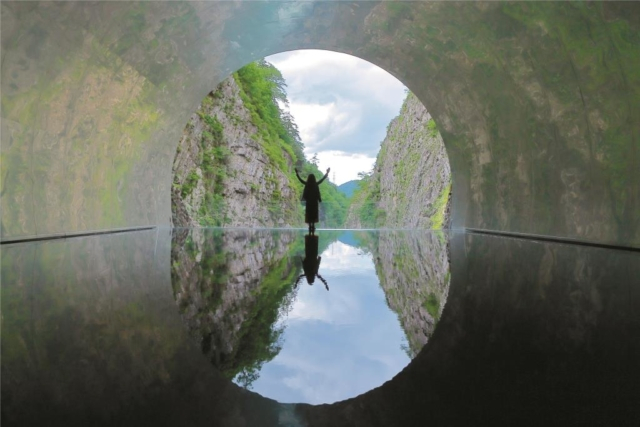 【おもな見どころ】清津峡 渓谷トンネル