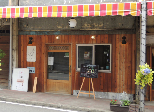 【月江寺×観光】商店街の風情を残すカフェでひとやすみ「LITTLE ROBOT」