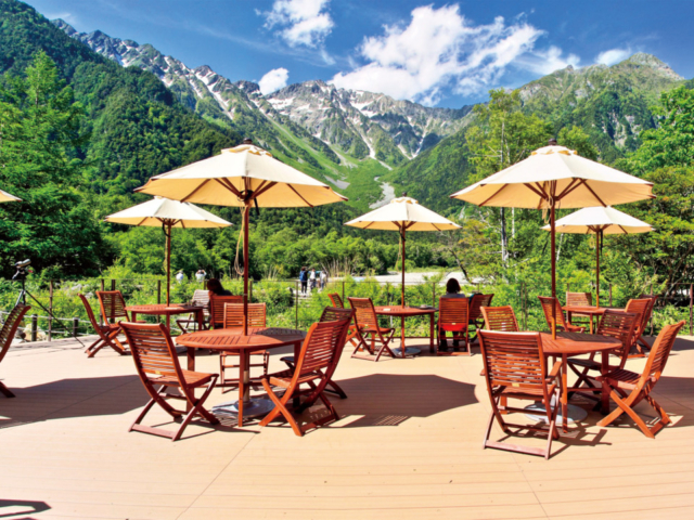 一度は食べてみたい名物ジャンボモンブラン「ラ・ベルフォーレ テラス」