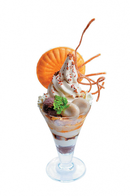 地元産そば粉のスイーツ「伊豆の華」