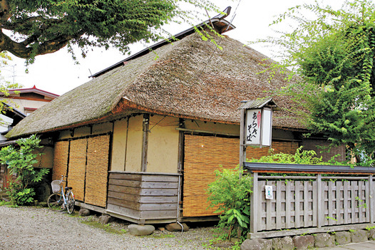 【村山×そば】名人芸で打つ伝統の板そば「あらきそば」