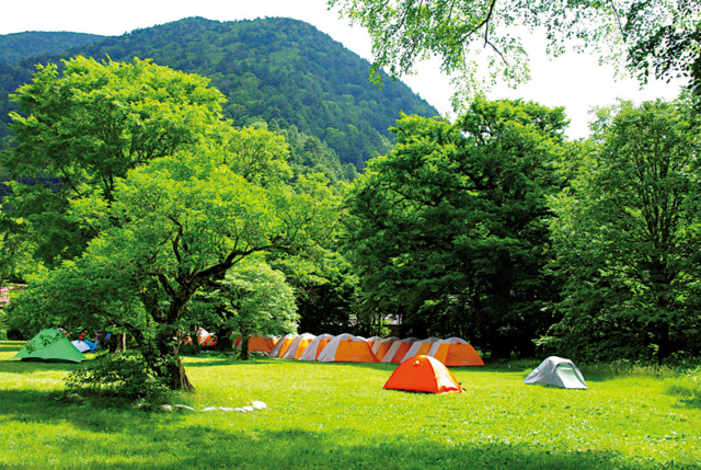 【上高地×明神~徳沢・横尾コース】テントで上高地の自然と一体に!「徳沢キャンプ場」