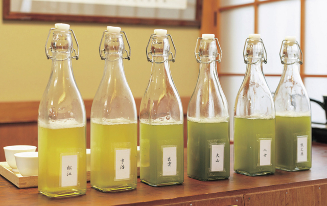 【松江×お抹茶&スイーツ】本格的な日本茶を気軽に楽しめる、日本茶スタンド「加島茶舗」