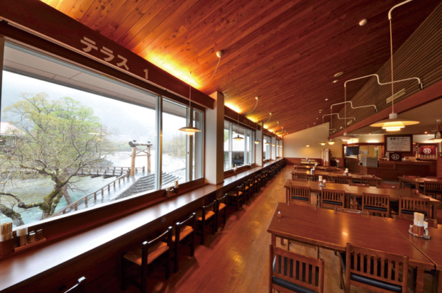 ボリューム満点!散策途中の腹ごしらえに「五千尺キッチン」