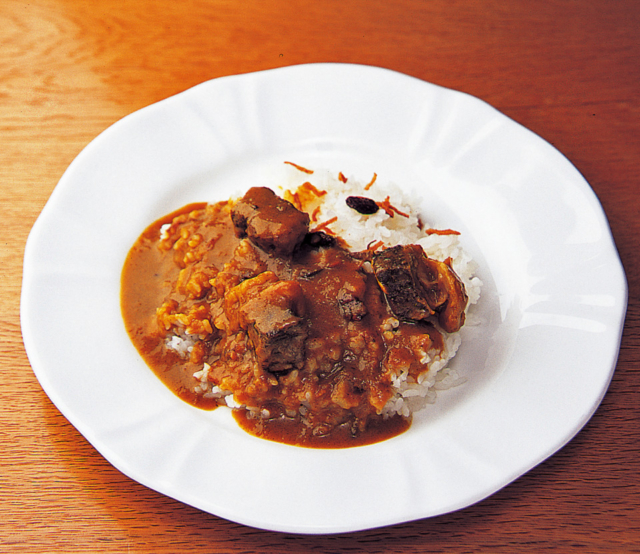 辛さを感じさせない欧風カレーの王道「ラ・ベルフォーレ テラス」