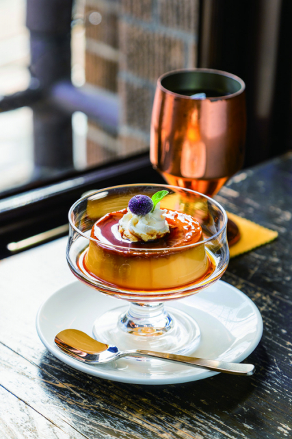 レトロな雰囲気のなかで水出しコーヒーを「長﨑次郎喫茶室」