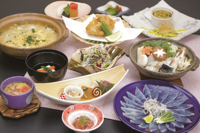 下関のふぐ料理発祥の老舗旅館「春帆楼」