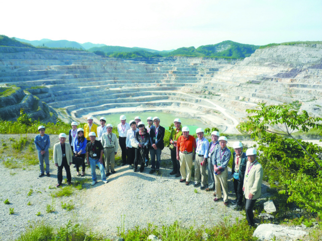 産業観光バスツアー(大人の社会派ツアー)