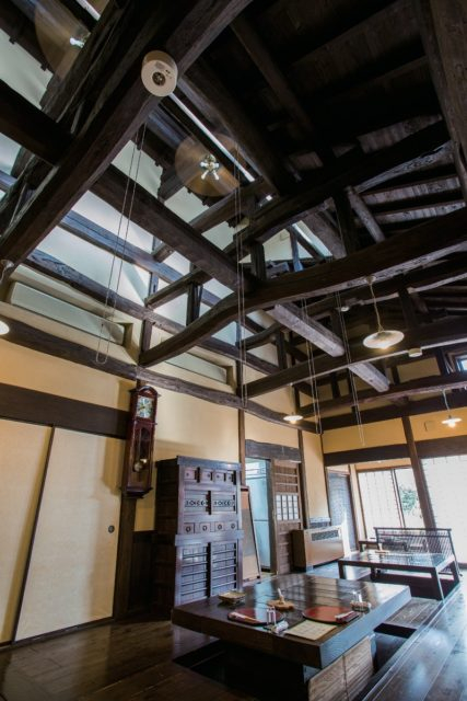 クヌギ林と棚田に包まれた山の宿「和楽の里 たけの蔵」