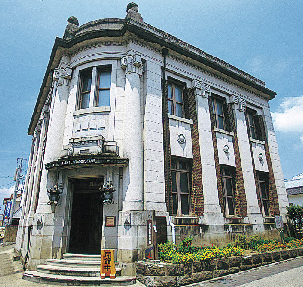 【山鹿×観光8】レトロな外観が印象的「山鹿灯籠民芸館」