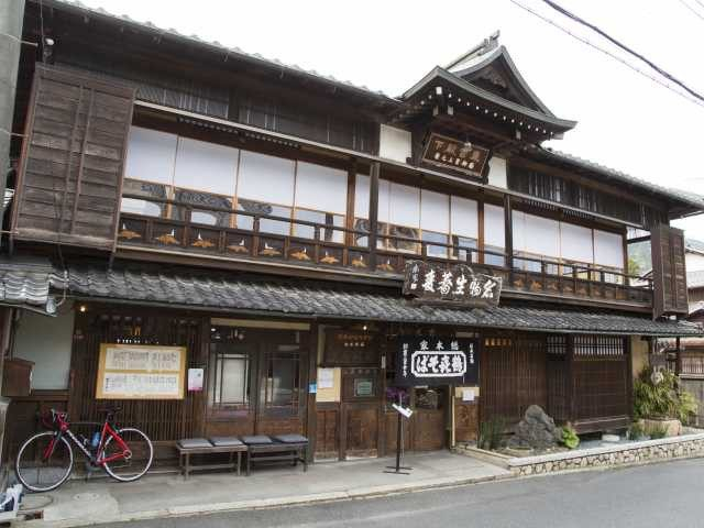 【滋賀・坂本×観光】<ココでランチ♪>延暦寺御用達の老舗で手打ちそばを堪能「本家鶴㐂そば」