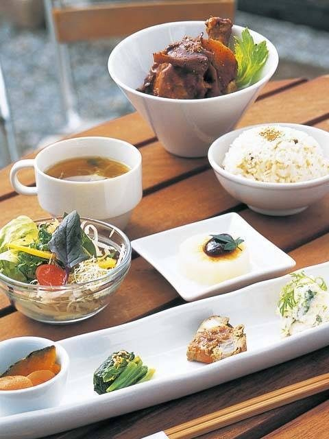 【滋賀×近江野菜】心和む空間でヘルシー料理を味わう「ナチュラルキッチンキュレル」