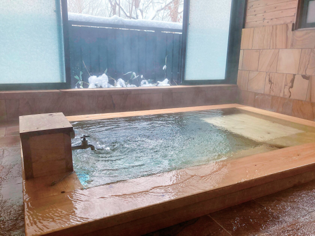 人里離れた県境の貸切風呂「亀山の湯・宿」