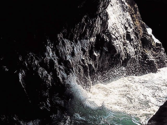 【白浜×ドライブ】洞窟を探検しよう!「三段壁洞窟」