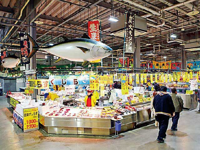 【和歌山観光 南紀白浜温泉とことんモデルコース】16:00 とれとれ市場