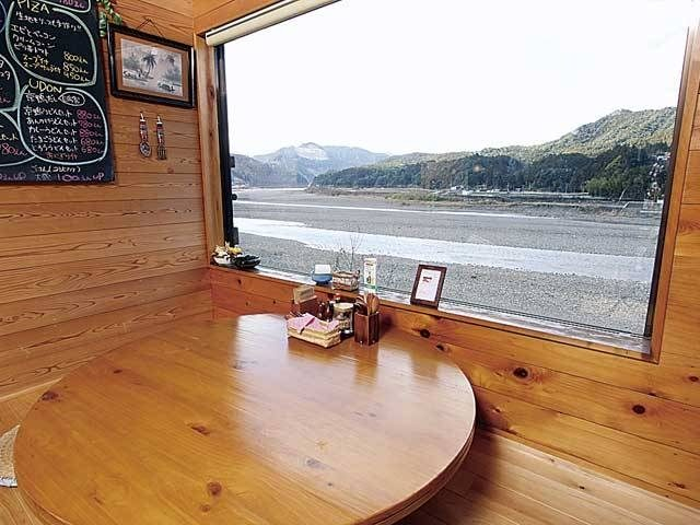 【熊野古道×ランチ】熊野川を眺めながらのんびりランチ「杜の郷みるりいな」