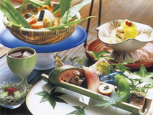 のどかな山里に建つ露天風呂付きの離れ宿「離れ宿 山咲」