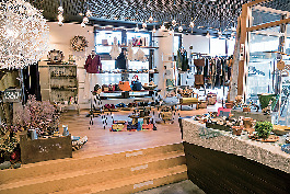 レストラン360・360+