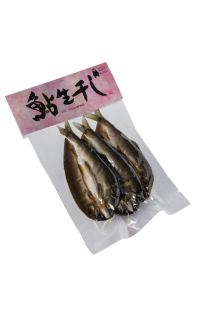 人吉の工芸品や味が並ぶ「人吉温泉物産館」