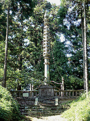 【比叡山延暦寺・西塔】<重文>相輪橖