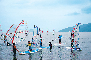 ウインドサーフィン