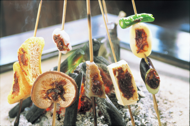 とれたての厳選素材を囲炉裏で「阿蘇乃やまぼうし」