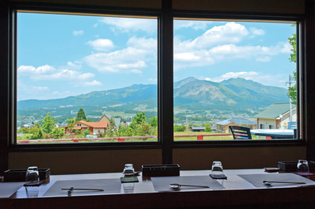 阿蘇の絶景と絶品創作フレンチを堪能「cuisine 駱駝」