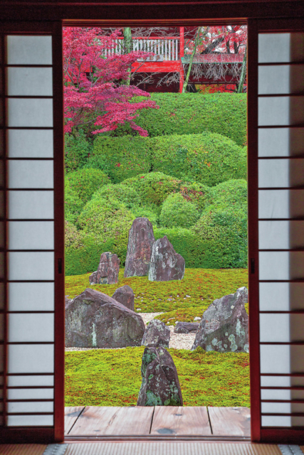 四季折々に趣ある姿を見せる庭園が見事な「光明院」