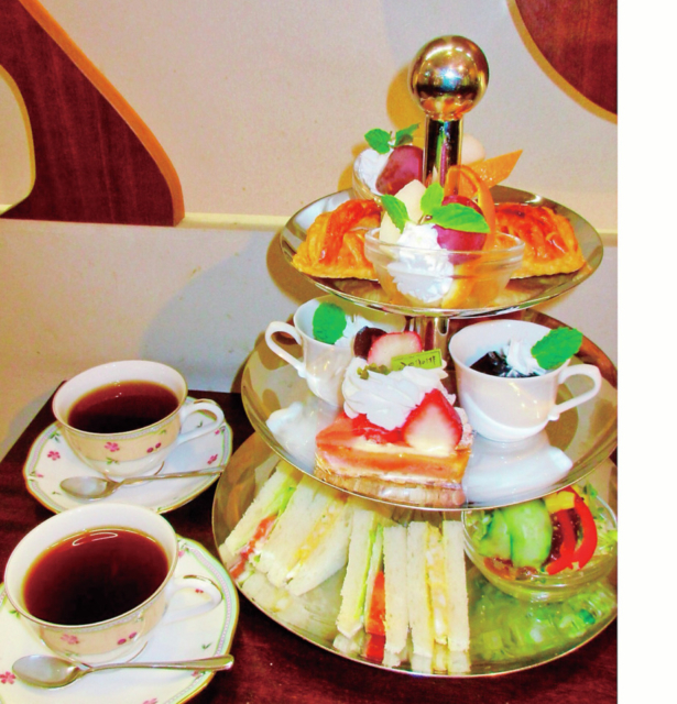 モダンな空間で味わうコーヒー「岡田珈琲 グランガーデン店」