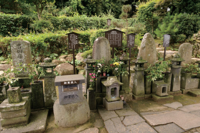 松陰産湯の井戸や敷石が残る「吉田松陰誕生地・墓所」