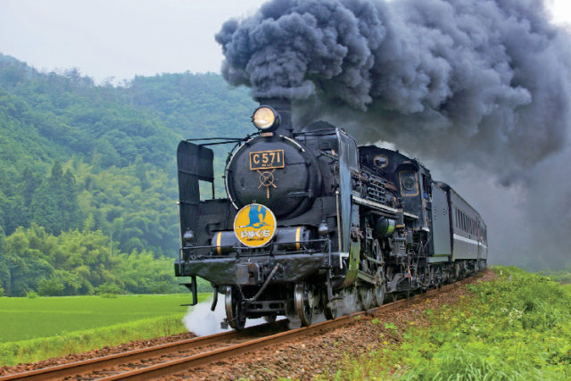 【TOPICS4】SL「やまぐち」号が新しくなって登場!