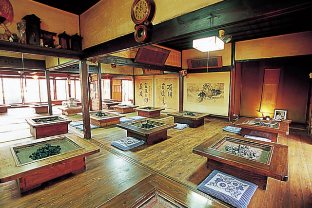 うまみたっぷりの味噌ダレが決め手「郷土料理 高森田楽保存会」