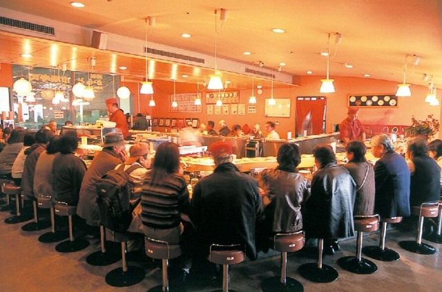 【下関の海鮮グルメ4 回転寿司】海転からと市場寿司