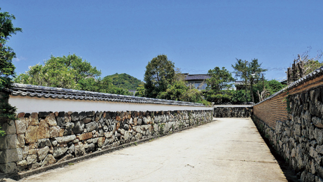 【萩の城下町めぐり周辺の見どころ】堀内鍵曲