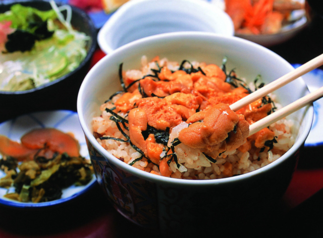 ウニの濃厚なうまみに感動「天草生うに本舗 丸健水産」