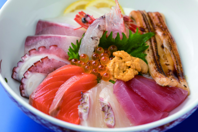 どれもこれも新鮮な天草の魚介が勢ぞろい「海鮮家 福伸」