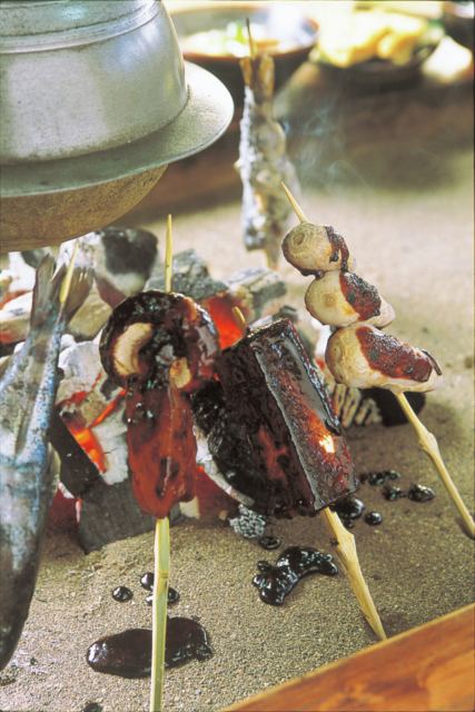 うまみたっぷりの味噌ダレが決め手「郷土料理 高森田楽保存会」