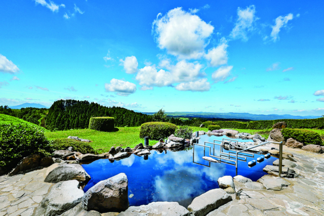 この上ない開放感にひたる露天風呂「瀬の本高原ホテル」