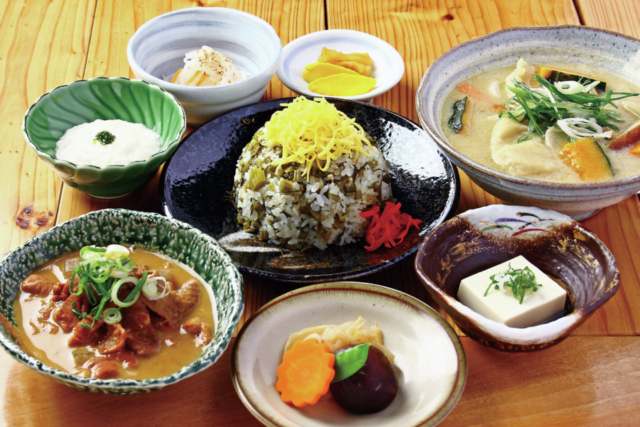 米から野菜まで素材自慢の店「郷土料理 ひめ路」