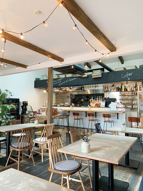 【カジュアルな近江牛】カフェランチで気軽に近江牛を堪能「WHITE RAINBOW」